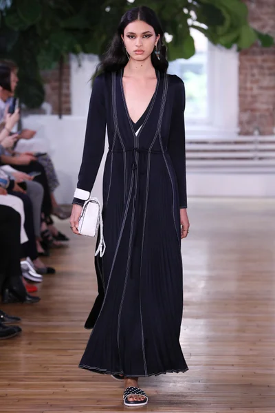 Look 3